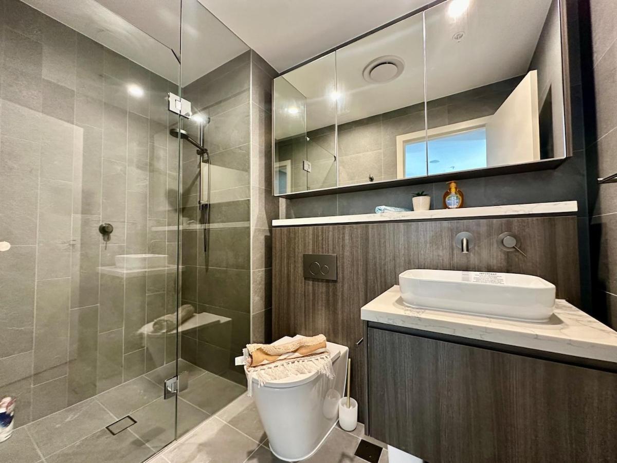 Spacious Pool View Apt In Olympic Park Apartment *